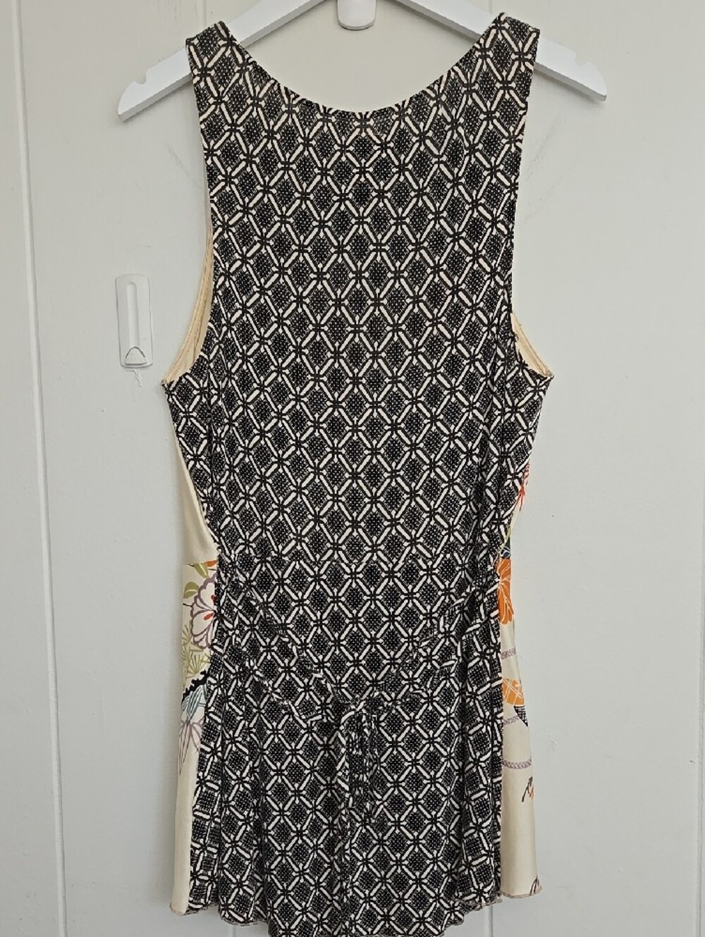 100% Silk Anthropologie Tiny Floral Printed V-Neck Sleeveless Top Size M - Picture 8 of 12